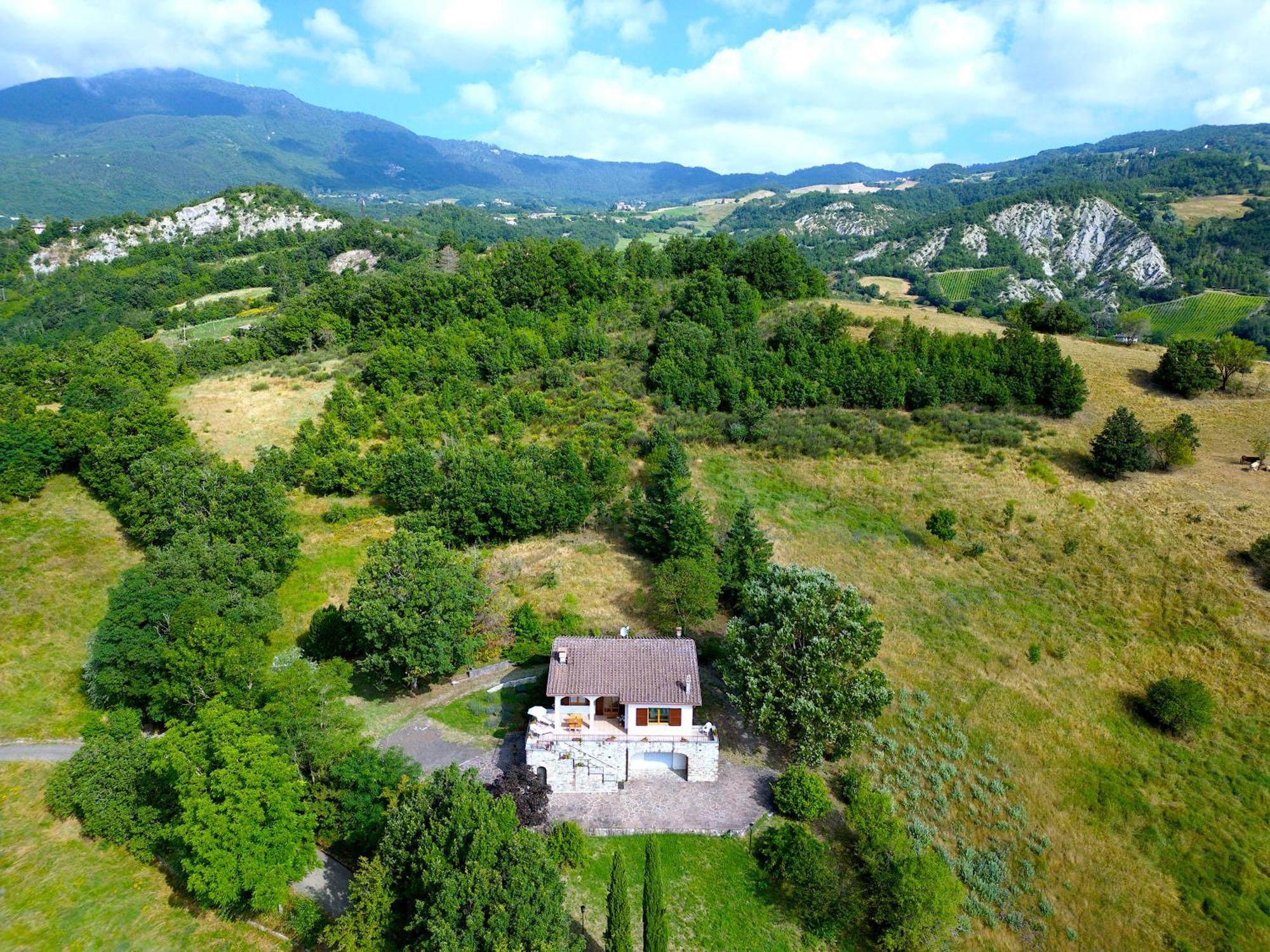 Casa Del Bosco - Vista Mozzafiato & Parco 4 Ettari Villa บอบบิโอ ภายนอก รูปภาพ